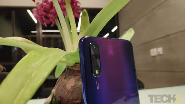 Vivo Z1X to go on its first sale today at 12.00 pm on Flipkart, pricing starts at Rs 16,990