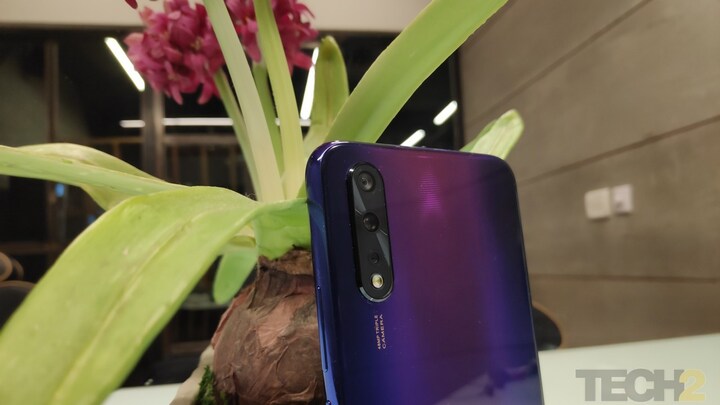 Vivo Z1X to go on its first sale today at 12.00 pm on Flipkart, pricing starts at Rs 16,990