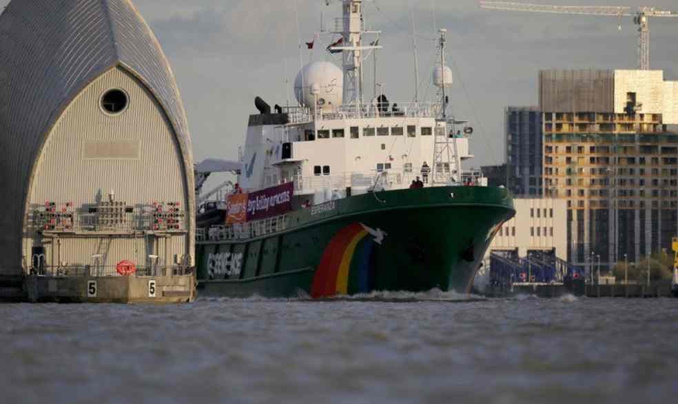 Greenpeace's Esperanza ship is currently looking at the study of the Amazon reef. image credit: Twitter