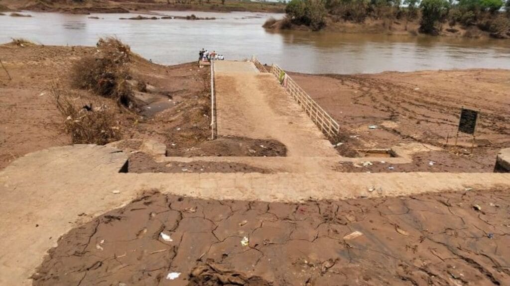 Confluence of rivers Krishna and Warna at Haripur, Sangli. Photo by Kanchan Srivastava.