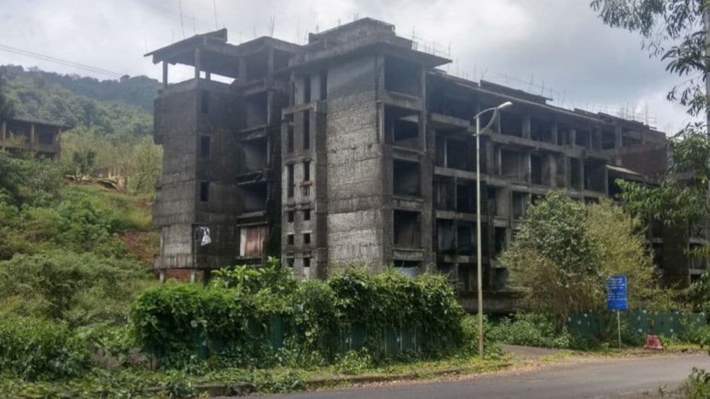 Unfinished and abandoned buildings in the Lavasa city. Photo by Mayank Aggarwal.