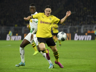 Bundesliga: Borussia Dortmund beat table toppers Gladbach; Bayern Munich held 2-2 by Augsburg Bundesliga: Borussia Dortmund beat table toppers Gladbach; Bayern Munich held 2-2 by Augsburg