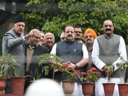 Jammu and Kashmir votes in block council polls 2019 today: With majority local politicians under house arrest, BJP to contest on 280 seats by itself Jammu and Kashmir votes in block council polls 2019 today: With majority local politicians under house arrest, BJP to contest on 280 seats by itself