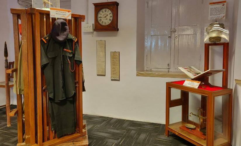 Olive-green uniform of the Army Postal Services