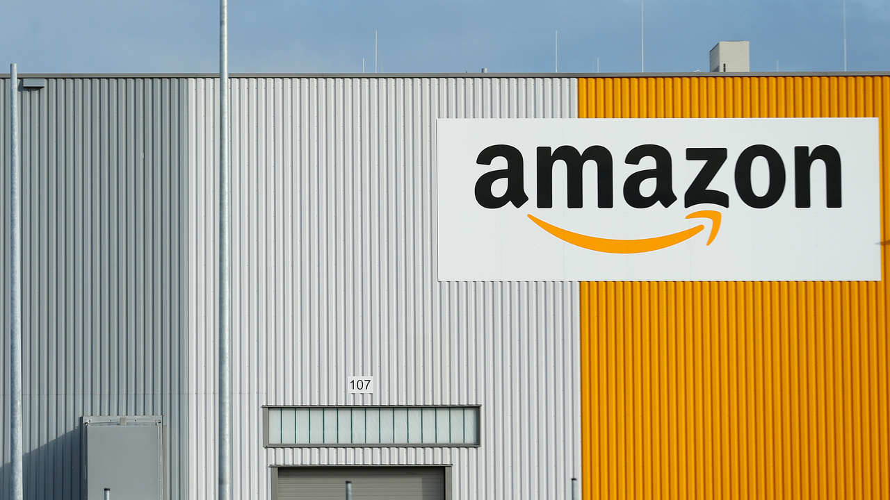 Amazon, Flipkart to be investigated by Indian government for violations of competition law Amazon, Flipkart to be investigated by Indian government for violations of competition law