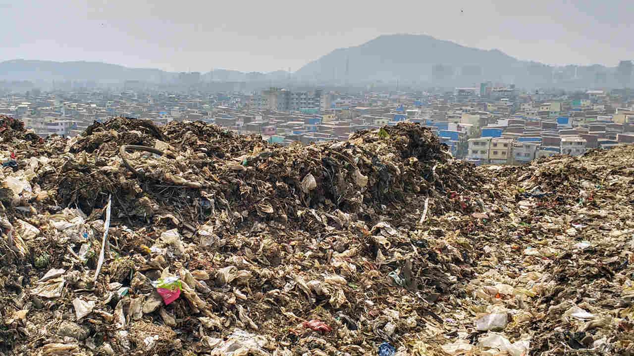 India’s megacities, Mumbai and Delhi, are currently sitting on a huge pile of waste India’s megacities, Mumbai and Delhi, are currently sitting on a huge pile of waste