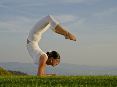 Yoga instructor breaks scorpion pose record