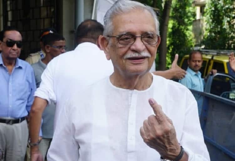 Lyricist Gulzar at the polling booth in Bandra