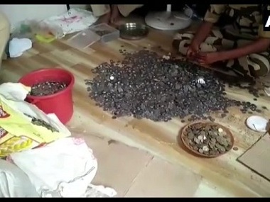 Mumbai beggar dies a millionaire, railway police finds Rs 1.75 lakh in coins, FDs worth Rs 8.7 lakh at his shanty Mumbai beggar dies a millionaire, railway police finds Rs 1.75 lakh in coins, FDs worth Rs 8.7 lakh at his shanty