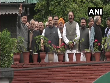 Two months into house arrest, Farooq Abdullah meets NC leaders at Srinagar residence; flashes 'victory' sign Two months into house arrest, Farooq Abdullah meets NC leaders at Srinagar residence; flashes 'victory' sign