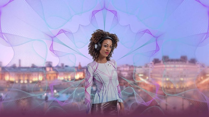High-tech jacket, Sound Shirt, allows deaf people to feel the music in their body