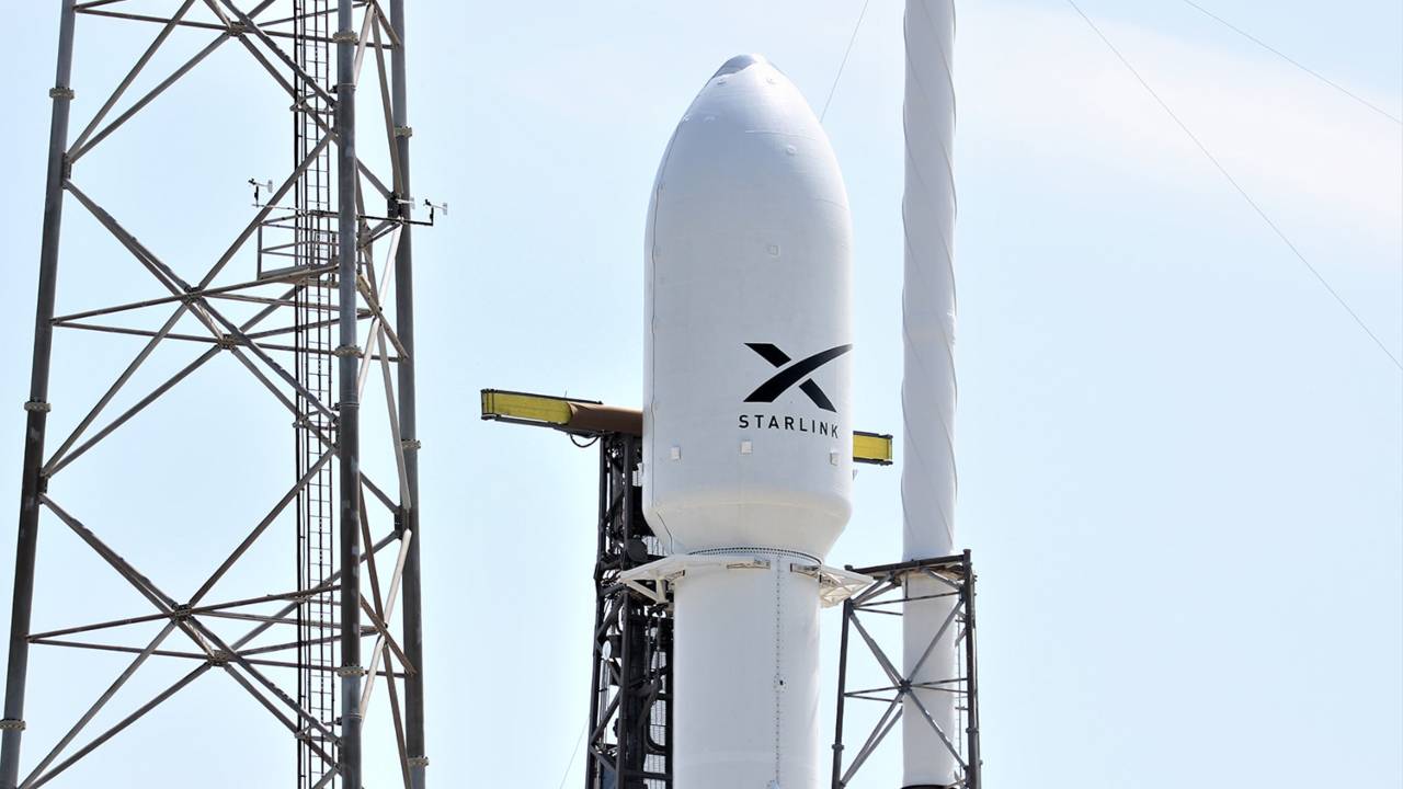 SpaceX launches 60 more Starlink satellites into orbit; recovers Falcon 9 rocket SpaceX launches 60 more Starlink satellites into orbit; recovers Falcon 9 rocket