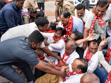 TSRTC strike: Telangana HC directs state govt to hold talks with protesting employees; case to be heard on 11 November TSRTC strike: Telangana HC directs state govt to hold talks with protesting employees; case to be heard on 11 November