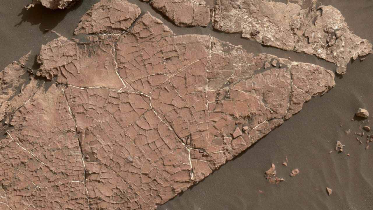 NASAs Curiosity rover finds proof of numerous ponds that once dotted Mars Gale crater