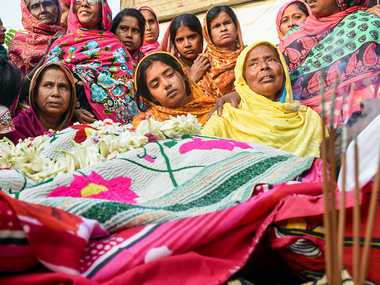 Kulgam attack: Five labourers killed by terrorists in J&K laid to rest at their hometown in Murshidabad Kulgam attack: Five labourers killed by terrorists in J&K laid to rest at their hometown in Murshidabad