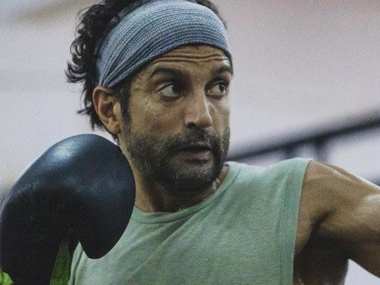 Toofan: Farhan Akhtar sustains hairline fracture while training for Rakeysh Omprakash Mehra's sports drama Toofan: Farhan Akhtar sustains hairline fracture while training for Rakeysh Omprakash Mehra's sports drama