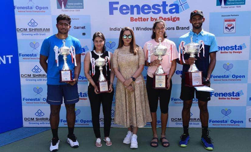 Fenesta Open National Tennis tournament's finalists Aryan Goveas, Prerna Bhambri with winners Sowjanya Bavisetti, Niki Poonacha and chief guest Sania Mirza in the middle.