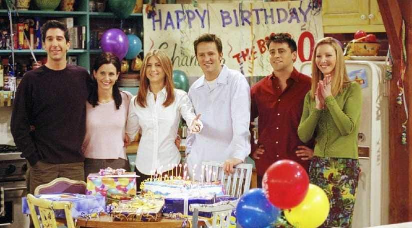 David Schwimmer, Courtney Cox, Jennifer Aniston, Matthew Perry, Matt LeBlanc and Lisa Kudrow in a still from Friends. Image from Twitter