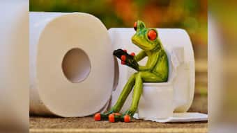 Using your mobile while you poop can give you piles