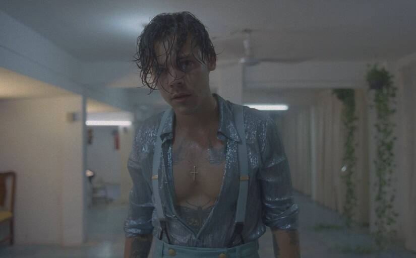 Harry Styles in ‘Lights Up’. YouTube