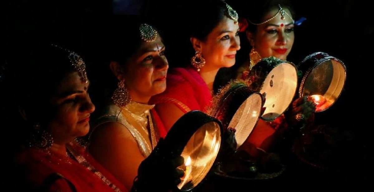 Karwa Chauth 2020: Moonrise Time, significance of fast observed by women for long life of their husbands Karwa Chauth 2020: Moonrise Time, significance of fast observed by women for long life of their husbands