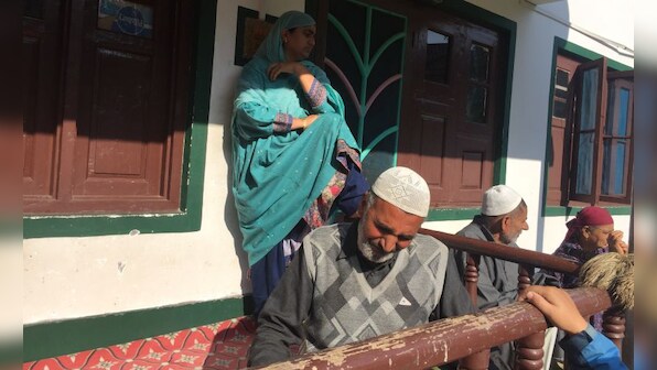 'We come to Kashmir every year, but this time we fear for our lives': After 3 civilian deaths in 2 days, non-local truck drivers flee Valley