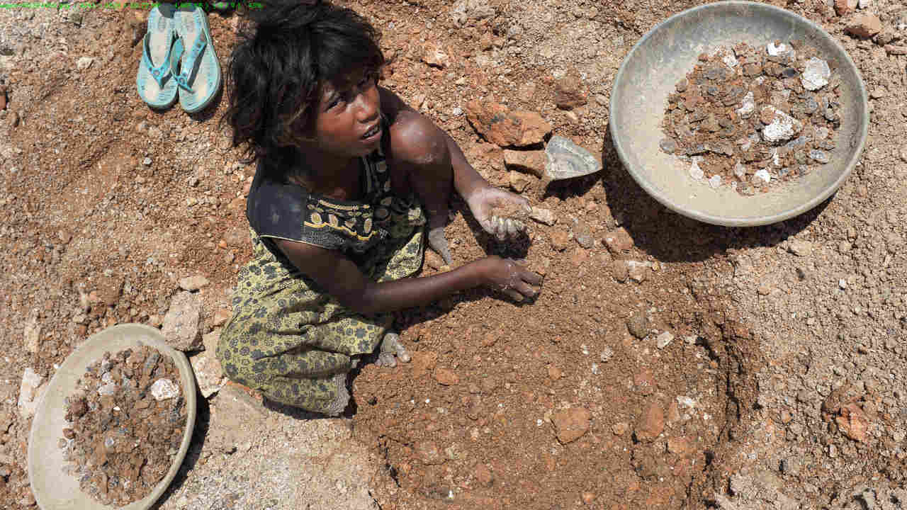 Illegal mica scavenging in Jharkhand is destroying the lives of women and children Illegal mica scavenging in Jharkhand is destroying the lives of women and children