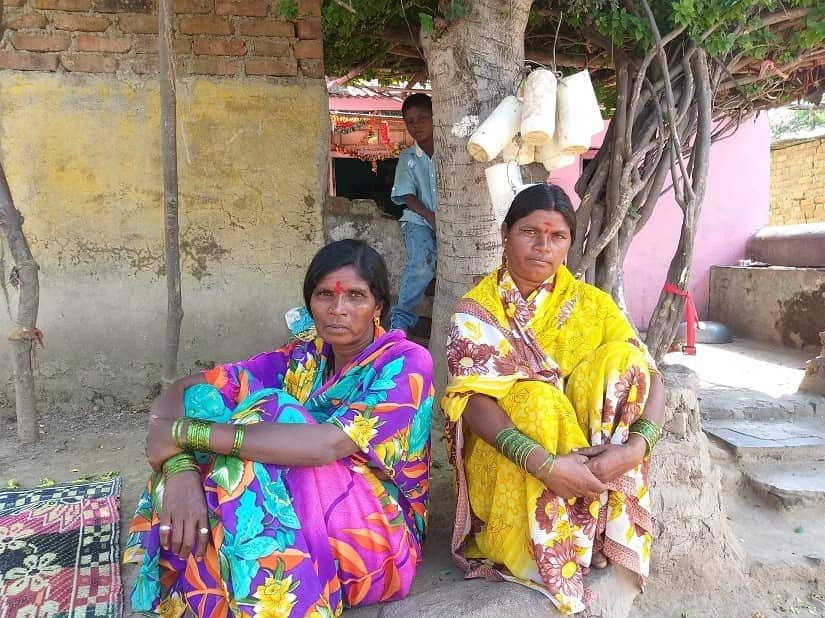 Alka Barde (left) and Tarabai Mali in Beed&rsquo;s Brahmagaon say the Bhil community has decided not to vote in the upcoming Assembly elections. Firstpost/Natasha Trivedi