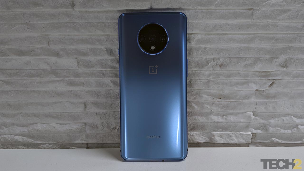 The Glacier Blue variant of the OnePlus 7T. Image: tech2/Abhijit Dey.