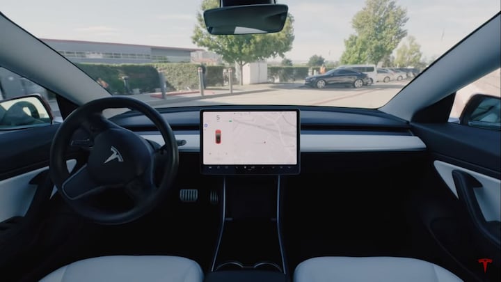 Troubles with Tesla's automated parking feature summon safety regulators