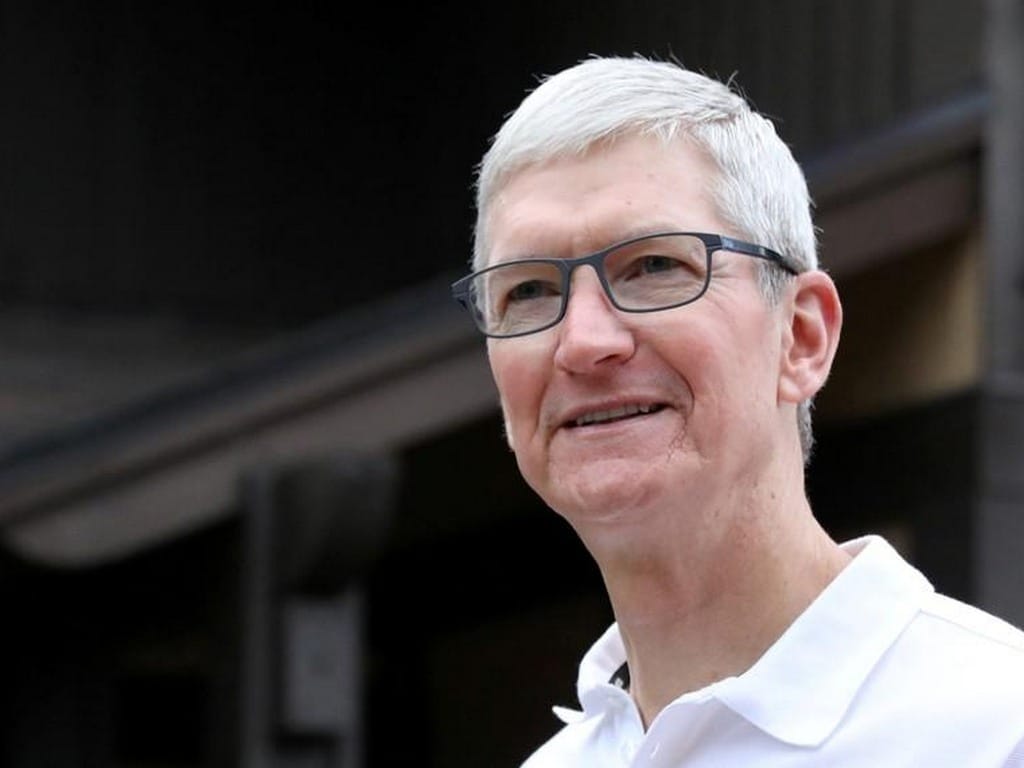 Apple aims at .5 billion sales in holiday quarter, bets on Watch, AirPods, streaming