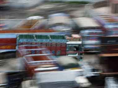 Delhi's Azadpur fruit market sees record supply of Kashmiri apples despite terrorist threat to non-local transporters, traders Delhi's Azadpur fruit market sees record supply of Kashmiri apples despite terrorist threat to non-local transporters, traders