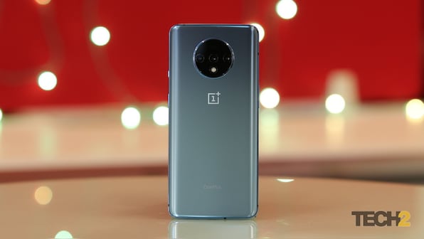 OnePlus 8 Pro photos leaked; show off display design, punch-hole selfie camera