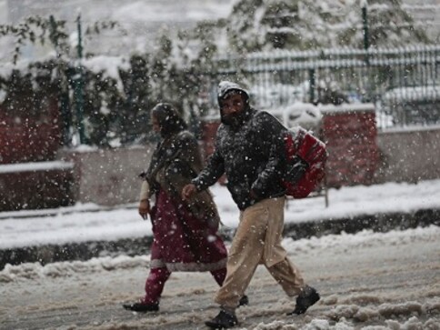 Kashmir shutdown following Article 370 abrogation caused losses of over Rs 10,000 crore till September, says regional trade body Kashmir shutdown following Article 370 abrogation caused losses of over Rs 10,000 crore till September, says regional trade body