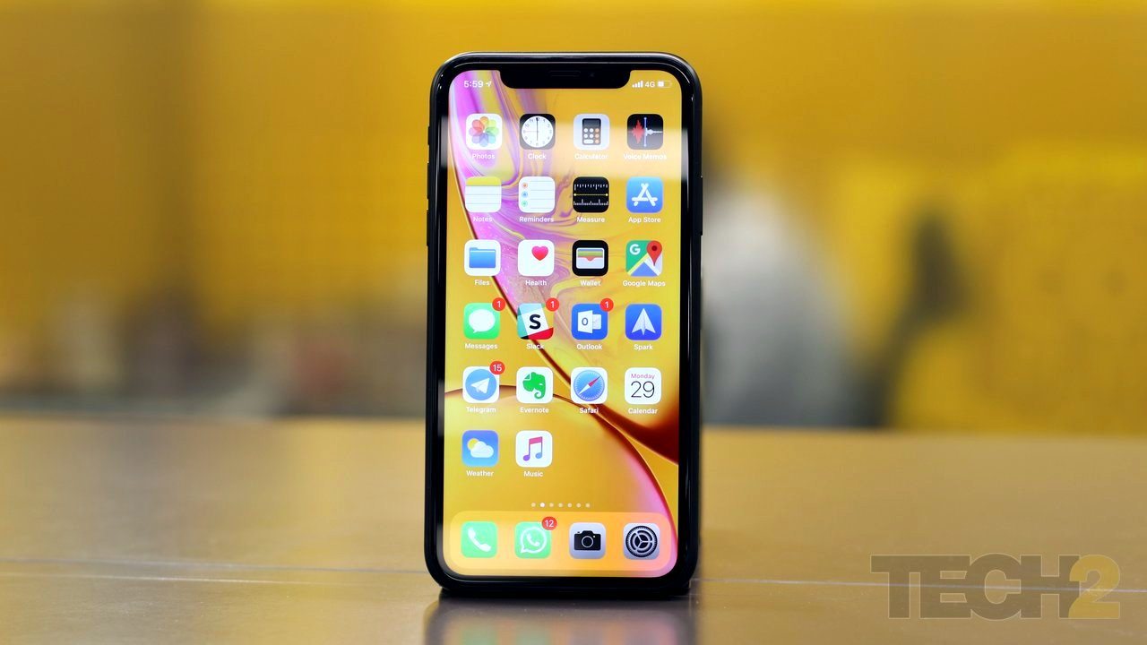 Apple receives patent for software that will generate socially distant group selfies Apple receives patent for software that will generate socially distant group selfies