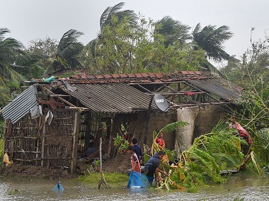 Cyclone Bulbul: Seven dead, one lakh houses damaged after storm lashes West Bengal; toll rises to 12 in Bangladesh Cyclone Bulbul: Seven dead, one lakh houses damaged after storm lashes West Bengal; toll rises to 12 in Bangladesh