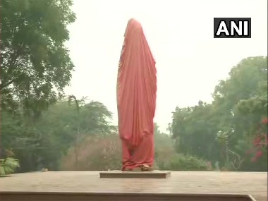 Swami Vivekanand statue vandalised in JNU: Delhi Police books 'unidentified persons'; administration submits photo, video evidence Swami Vivekanand statue vandalised in JNU: Delhi Police books 'unidentified persons'; administration submits photo, video evidence