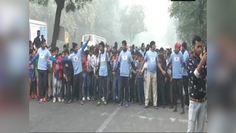 'Ironical': As Delhi chokes under 'severe' and 'hazardous' air, Twitter slams Prayas for making kids run in marathon without protective masks