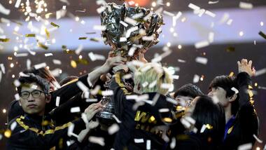 League of Legends World Championship: FunPlus Phoenix (FPX) wins grand finals