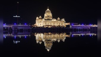 Narendra Modi, Amit Shah extend greetings to nation on Guru Nanak Jayanti; Sonia Gandhi says teachings of Sikhism founder cut across communal divide
