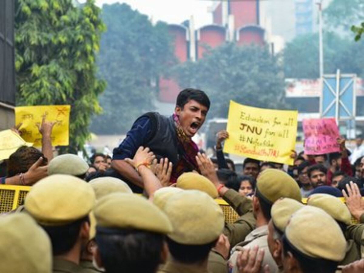 JNU protests: Three professors dub HRD ministry's claim of fee rollback  'eyewash', claim they were deliberately shut out of executive meet-India  News , Firstpost