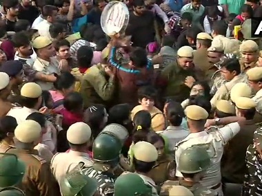 JNU student protests: Agitation over hostel fee hike escalates as students clash with cops; police use water canons JNU student protests: Agitation over hostel fee hike escalates as students clash with cops; police use water canons