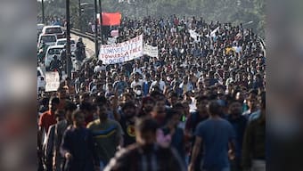 JNU students protest over hostel fee hike: Over 100 protesters detained, several injured in 'baton charge'; CPM, RJD leaders extend support