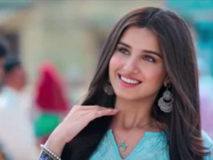 Marjaavaan song Kinna Sona is yet another remake that charts Sidharth Malhotra, Tara Sutaria's budding romance