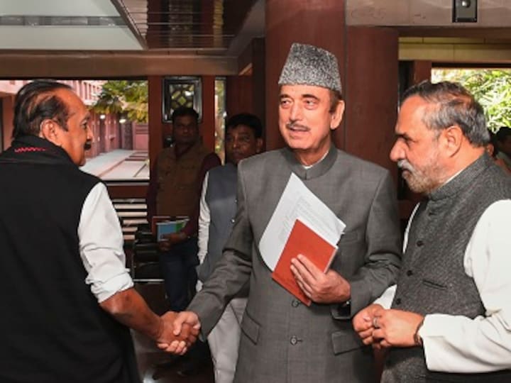 At all-party meet, Narendra Modi says govt ready to discuss all issues in Parliament's Winter Session; Opposition raises Farooq Abdullah's detention