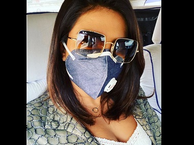 Priyanka Chopra calls out Delhi air pollution crisis with masked selfie, claims 'it's hard to shoot' in capital Priyanka Chopra calls out Delhi air pollution crisis with masked selfie, claims 'it's hard to shoot' in capital