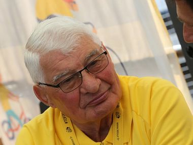 French cycling legend Raymond Poulidor passes away at age of 83 French cycling legend Raymond Poulidor passes away at age of 83