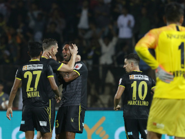 ISL 2019-20: Robin Singh's late equaliser negates Sunil Chhetri's early strike as Hyderabad FC hold Bengaluru FC to 1-1 draw ISL 2019-20: Robin Singh's late equaliser negates Sunil Chhetri's early strike as Hyderabad FC hold Bengaluru FC to 1-1 draw