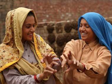 Saand ki Aankh box office collection: Taapsee Pannu, Bhumi Pednekar's sports biopic makes Rs 14.85 crore Saand ki Aankh box office collection: Taapsee Pannu, Bhumi Pednekar's sports biopic makes Rs 14.85 crore