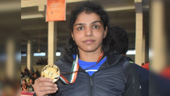 Vinesh Phogat, Sakshi Malik dish out convincing wins in senior national wrestling championships; Anita Sheoran stuns Divya Kakran